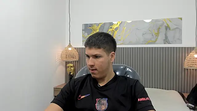 AlessandroFranco online show from April 8, 2026, 1:01 pm