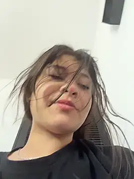 Haru Ozk online show from April 17, 2026, 5:38 pm