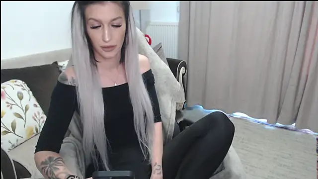 annamoon2 online show from April 7, 2026, 4:58 am