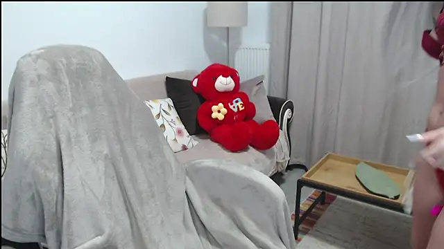 annamoon2 online show from April 3, 2026, 5:14 am