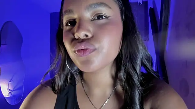 Snapshot of ZoeyMonroe_ chatting on May 29, 2026, 3:01 am ZoeyMonroe online show from May 29, 2026, 3:01 am