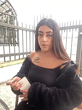 Electra Pinkk online show from April 16, 2026, 1:56 pm