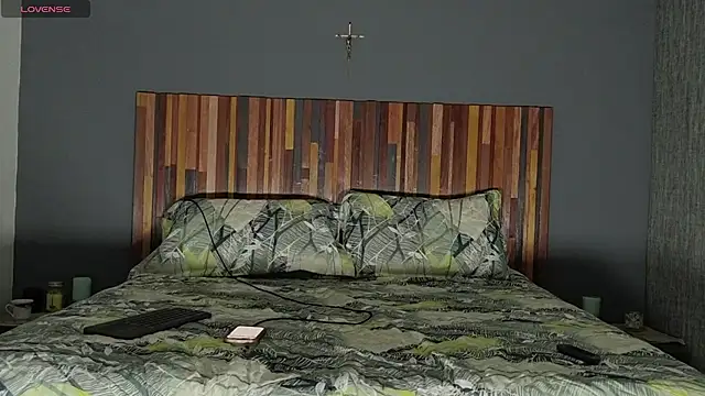 LauraaPeachh1 online show from April 13, 2026, 4:16 am