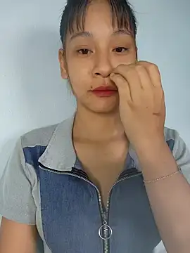 Snapshot of -Hicici- chatting on July 12, 2026, 11:05 pm -Hicici- online show from July 12, 2026, 11:05 pm