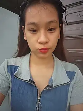 Snapshot of -Hicici- chatting on July 29, 2026, 11:37 pm -Hicici- online show from July 29, 2026, 11:37 pm
