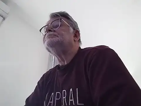 Snapshot of oura chatting on May 21, 2026, 6:33 am oura online show from May 21, 2026, 6:33 am