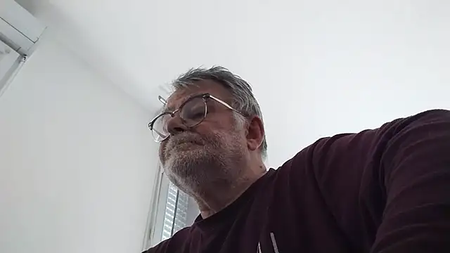 Snapshot of oura chatting on May 22, 2026, 6:44 am oura online show from May 22, 2026, 6:44 am