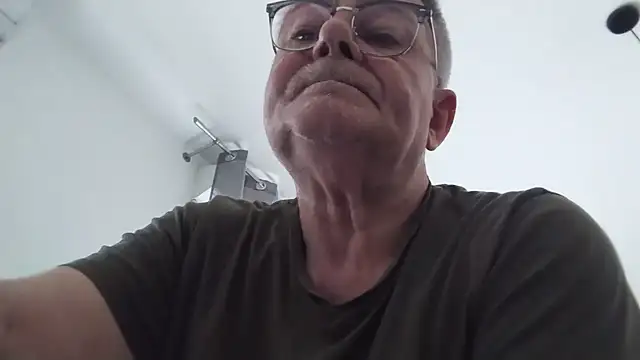 Snapshot of oura chatting on May 29, 2026, 6:52 am oura online show from May 29, 2026, 6:52 am