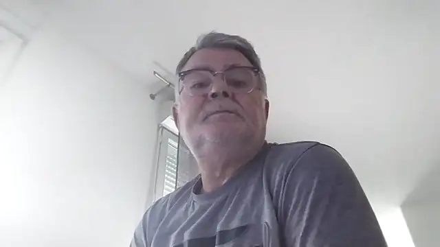 Snapshot of oura chatting on April 28, 2026, 5:56 am oura online show from April 28, 2026, 5:56 am