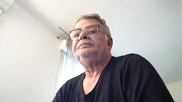 Snapshot of oura chatting on April 25, 2026, 6:27 am oura online show from April 25, 2026, 6:27 am