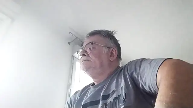 Snapshot of oura chatting on April 27, 2026, 5:49 am oura online show from April 27, 2026, 5:49 am