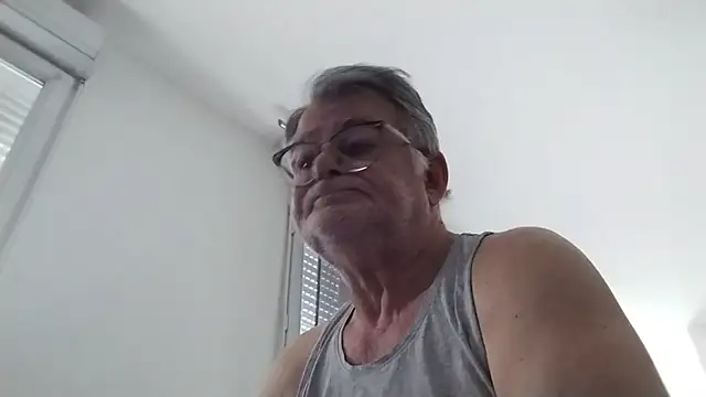 Snapshot of oura chatting on May 15, 2026, 7:06 am oura online show from May 15, 2026, 7:06 am