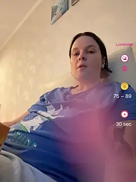 Snapshot of HubbaBaby chatting on May 27, 2026, 4:14 pm HubbaBaby online show from May 27, 2026, 4:14 pm