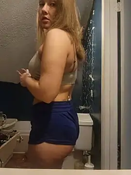 NicolePearl online show from March 12, 2026, 11:53 pm