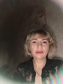 NataLilu826 online show from May 19, 2026, 4:47 pm