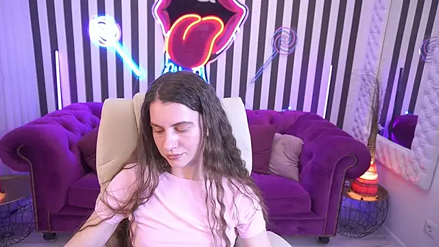 Snapshot of LittleJulii chatting on April 30, 2026, 8:57 pm LittleJulii online show from April 30, 2026, 8:57 pm