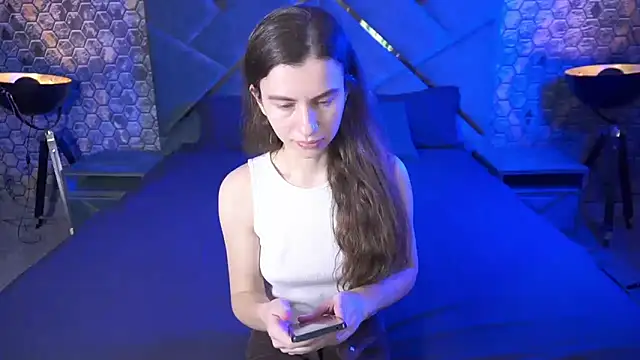 LittleJulii online show from March 23, 2026, 3:56 pm