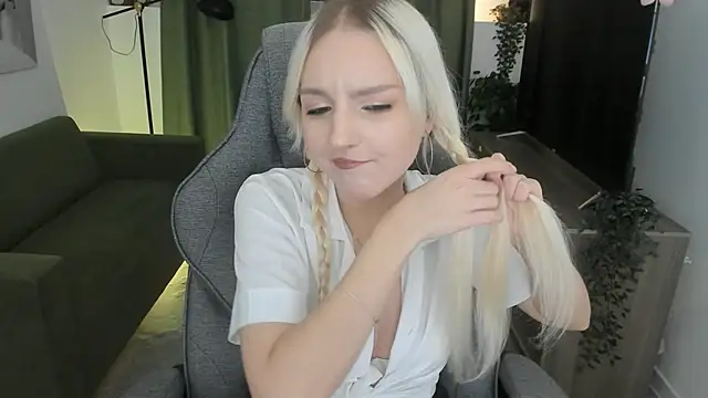 ViolaMore online show from April 7, 2026, 5:48 pm