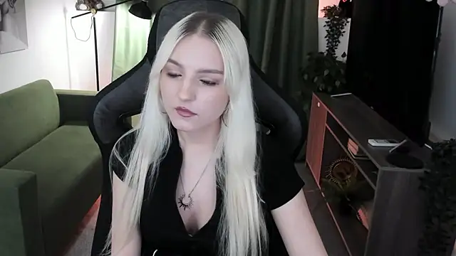 ViolaMore online show from March 23, 2026, 8:36 am