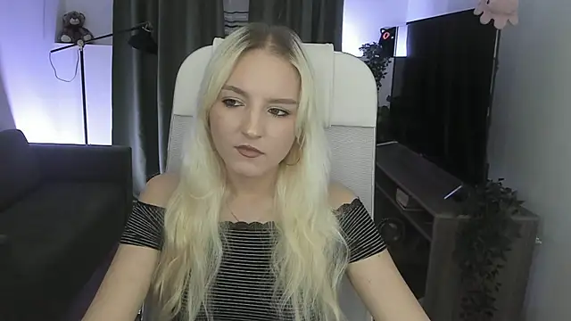 ViolaMore online show from April 3, 2026, 5:30 pm