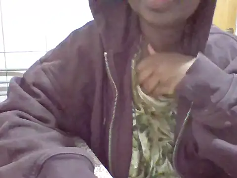 melaninebony2 online show from April 8, 2026, 2:02 am