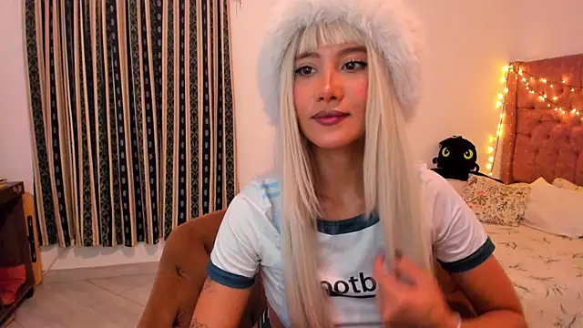 Snapshot of Mia_miel69 chatting on June 11, 2026, 10:23 am Mia miel69 online show from June 11, 2026, 10:23 am