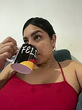 Kira33  online show from April 19, 2026, 11:33 am