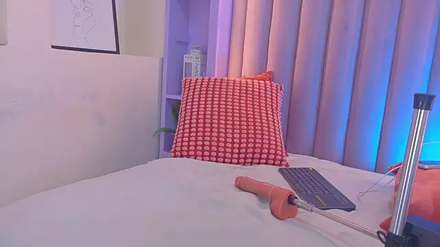 Snapshot of Meganlove__ chatting on June 11, 2026, 2:53 am Meganlove online show from June 11, 2026, 2:53 am