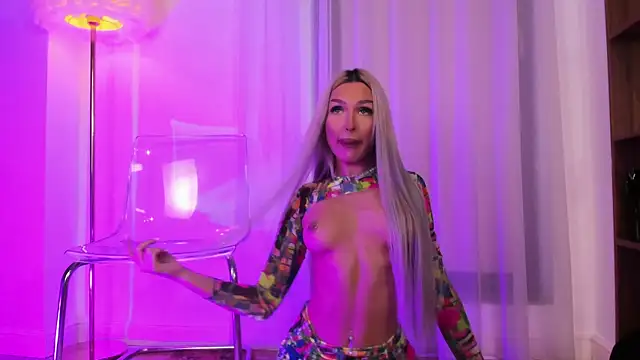 ArianaXO  online show from May 31, 2026, 6:08 am