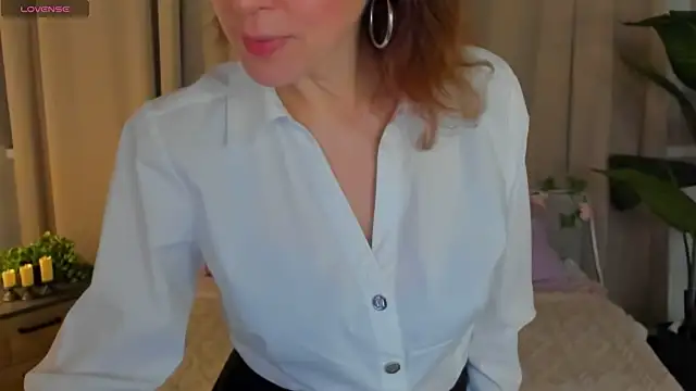 Snapshot of LeticiaRomano chatting on April 18, 2026, 3:53 am LeticiaRomano online show from April 18, 2026, 3:53 am