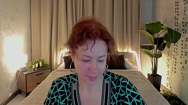 LeticiaRomano online show from April 12, 2026, 4:05 am