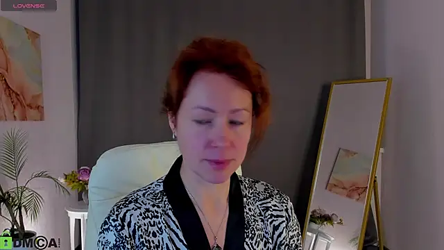 Snapshot of LeticiaRomano chatting on April 28, 2026, 4:06 am LeticiaRomano online show from April 28, 2026, 4:06 am