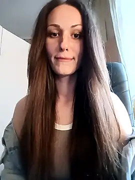 LunaCrystall online show from April 13, 2026, 4:00 pm