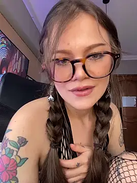 Tallulah Kinky online show from April 10, 2026, 8:49 pm
