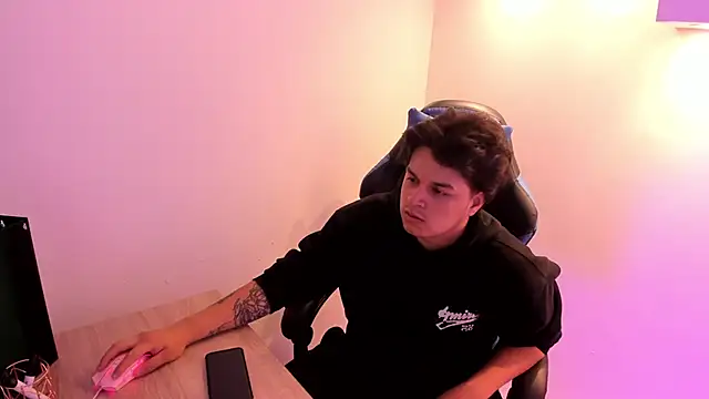 Melody and Max online show from April 16, 2026, 2:56 am