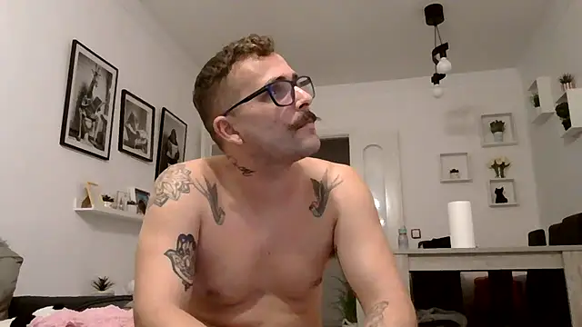 Snapshot of yanick931 chatting on June 8, 2026, 10:21 pm yanick931 online show from June 8, 2026, 10:21 pm