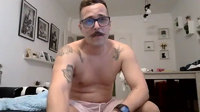 Snapshot of yanick931 chatting on May 20, 2026, 10:51 pm yanick931 online show from May 20, 2026, 10:51 pm