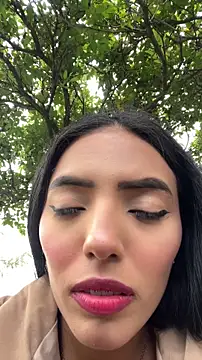 sylphiee  online show from April 11, 2026, 7:28 pm