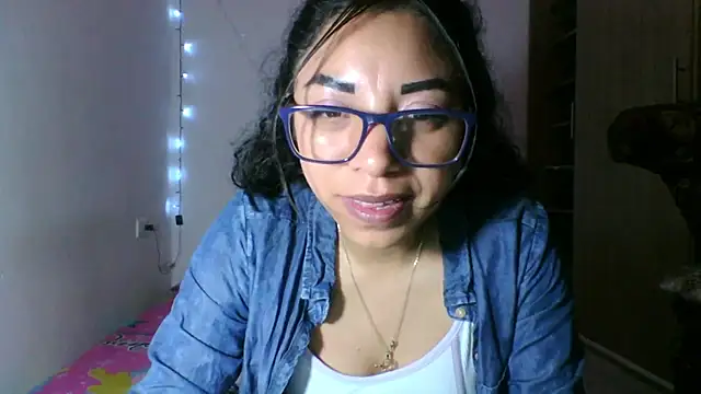 nataliesweet 22 online show from April 18, 2026, 2:14 am