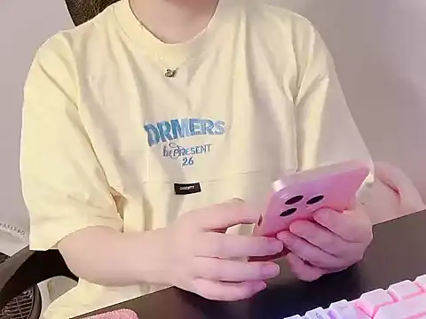 hunhun122 online show from April 26, 2026, 7:00 pm