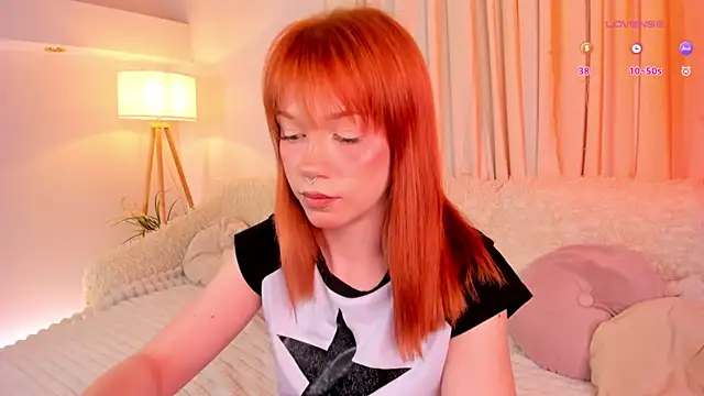 lisa sunny  online show from March 19, 2026, 10:21 pm