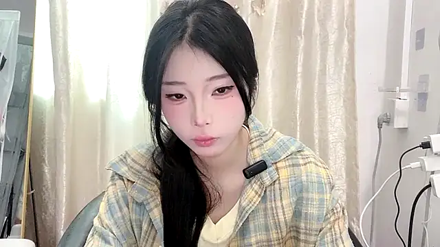 yiyibaby2026 online show from March 26, 2026, 2:10 am