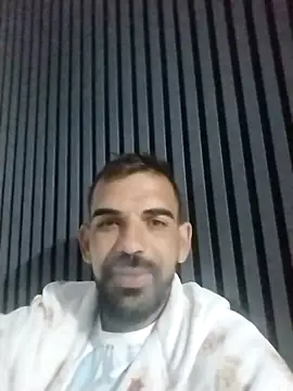 luys23 online show from April 16, 2026, 3:18 am