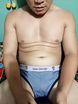 soigia35 online show from April 15, 2026, 3:27 pm