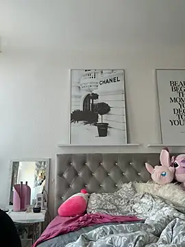 SelinaGalinsky6 online show from March 18, 2026, 11:57 am