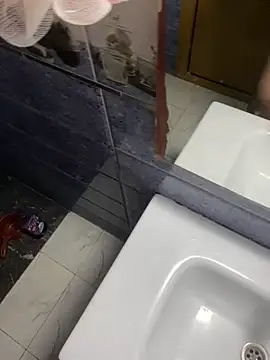 Achrafsad9i online show from March 30, 2026, 6:04 am