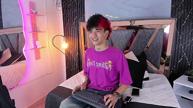 noah travis online show from March 17, 2026, 2:25 am