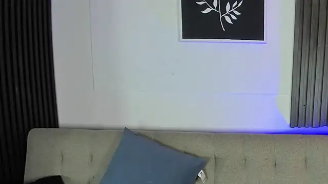 Safiro Evans online show from April 30, 2026, 2:02 pm