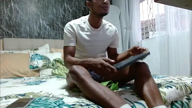 chrisramosv online show from April 11, 2026, 11:08 pm