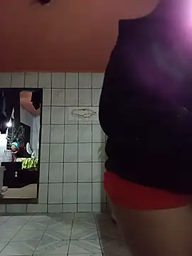 gatinha20257 online show from June 16, 2026, 1:27 am